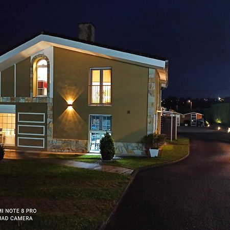 Apartamentos Puerta De Gijón Dış mekan fotoğraf