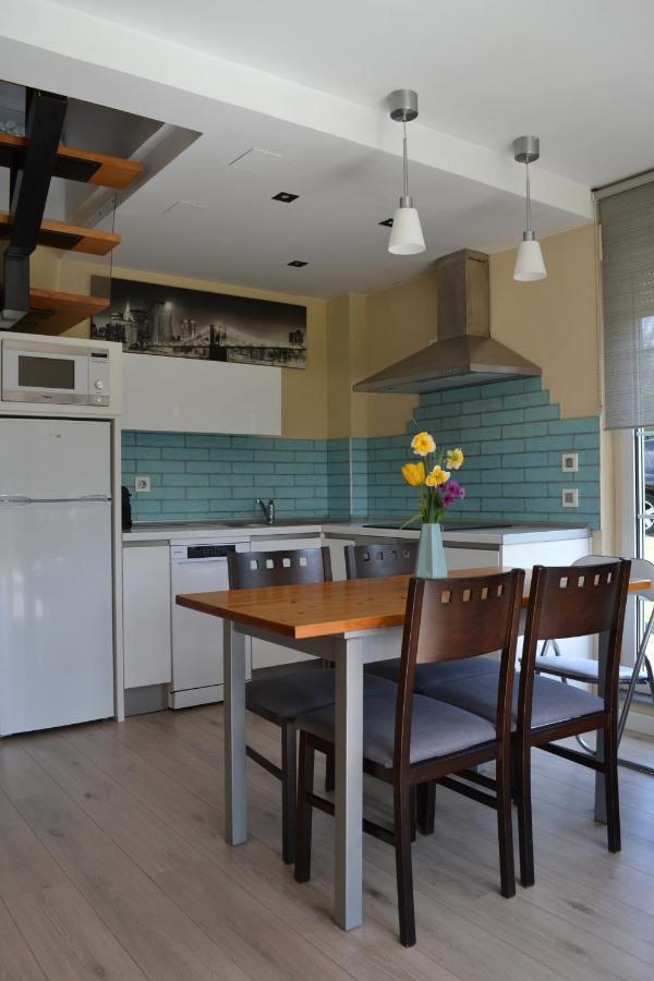 Apartamentos Puerta De Gijón Dış mekan fotoğraf