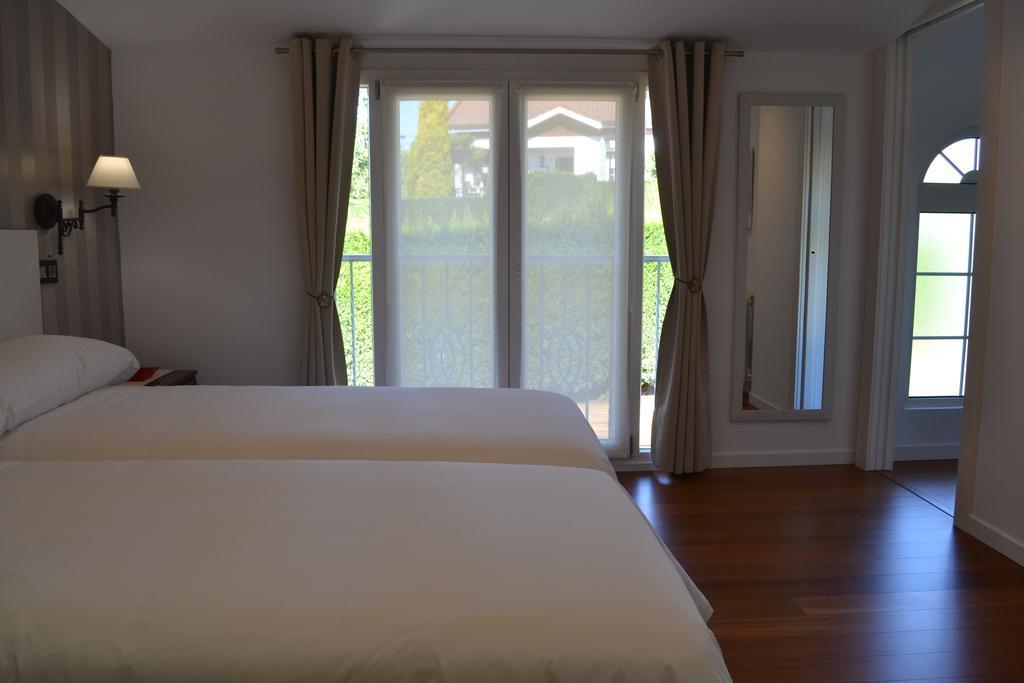 Apartamentos Puerta De Gijón Dış mekan fotoğraf